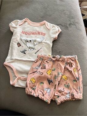 Warner Bros. Hogwarts Pink Owl Onesie & Magic Print Shorts Set